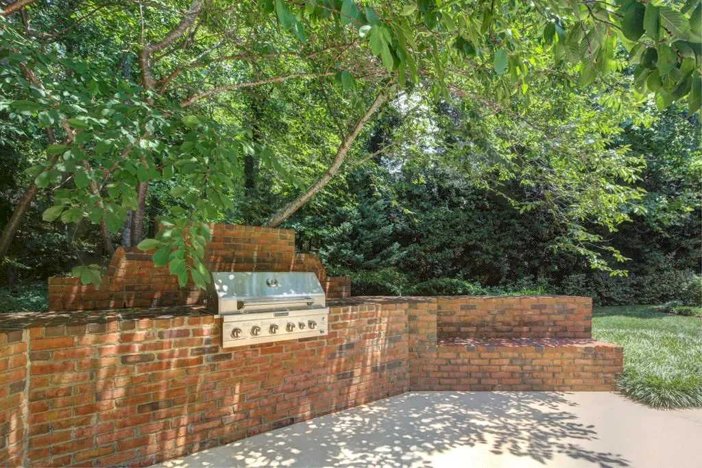 100 N Devereux Court Nw, Atlanta, Georgia 30327, 5 Bedrooms Bedrooms, ,4 BathroomsBathrooms,Residential,Sold,100 N Devereux Court Nw,5726847