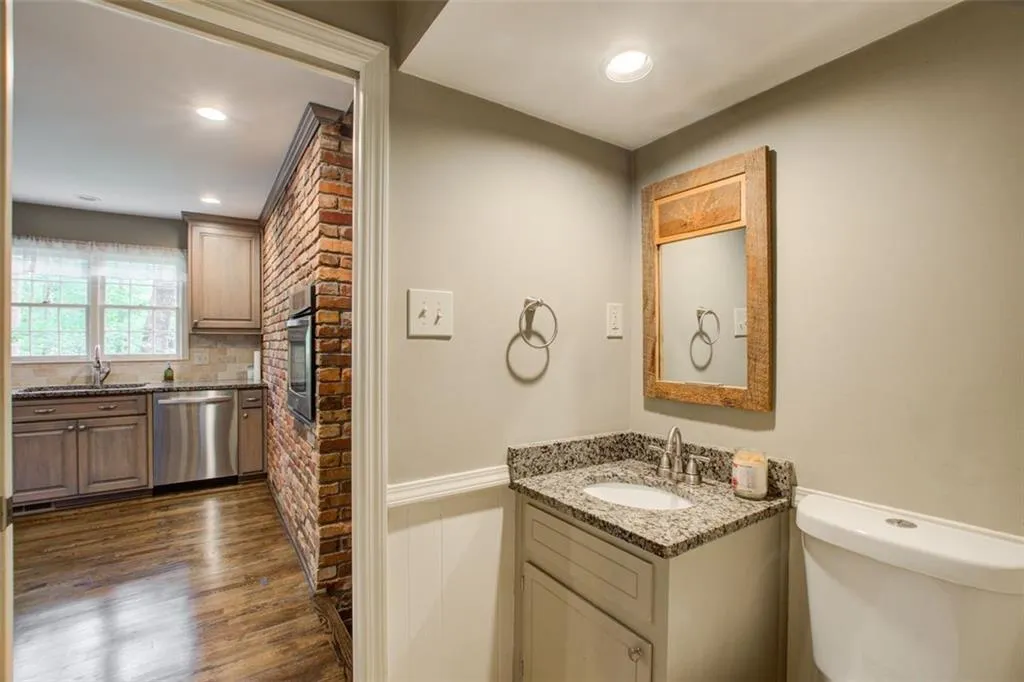 315 Thornwood Drive, Sandy Springs, Georgia 30328, 3 Bedrooms Bedrooms, ,2 BathroomsBathrooms,Residential,Sold,315 Thornwood Drive,7279365