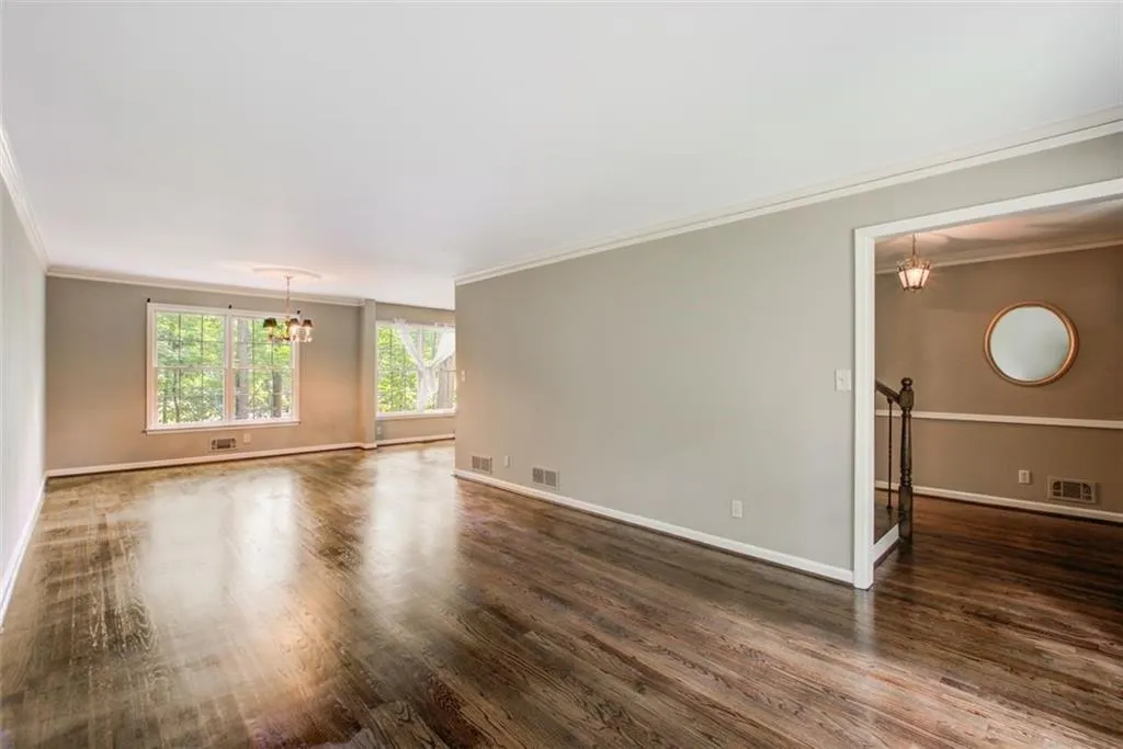 315 Thornwood Drive, Sandy Springs, Georgia 30328, 3 Bedrooms Bedrooms, ,2 BathroomsBathrooms,Residential,Sold,315 Thornwood Drive,7279365