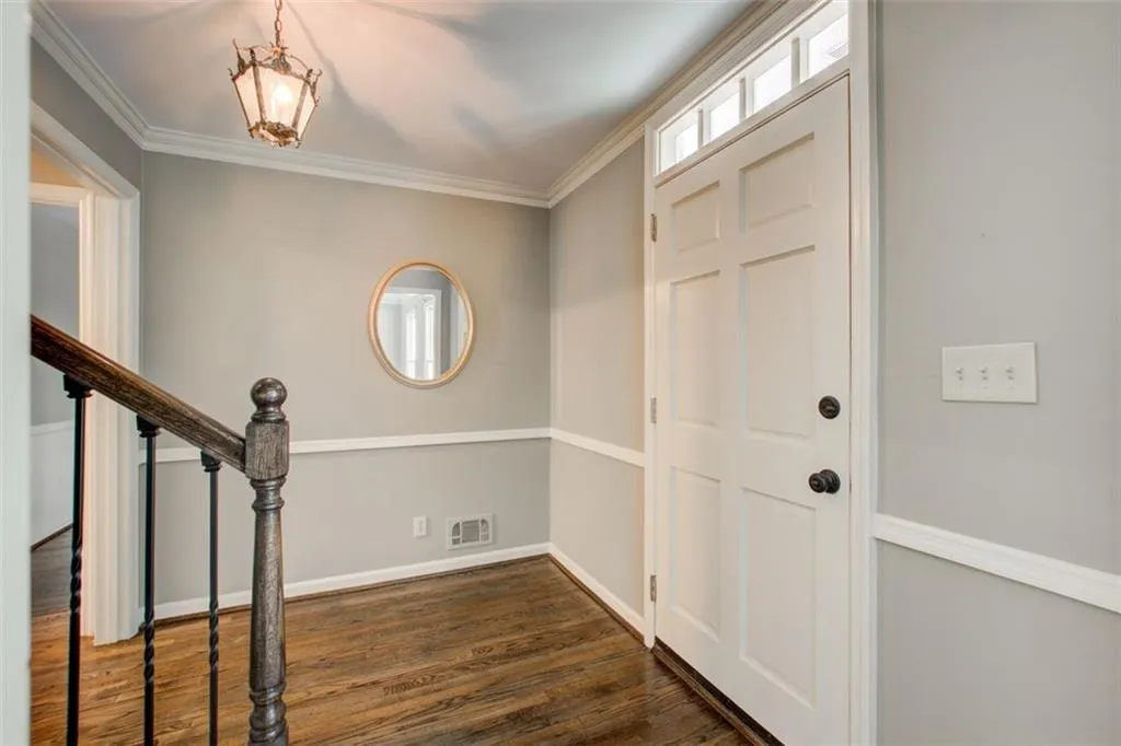 315 Thornwood Drive, Sandy Springs, Georgia 30328, 3 Bedrooms Bedrooms, ,2 BathroomsBathrooms,Residential,Sold,315 Thornwood Drive,7279365