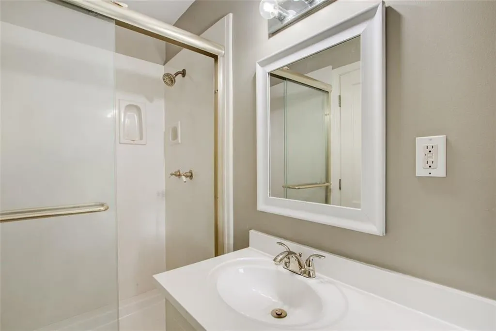 315 Thornwood Drive, Sandy Springs, Georgia 30328, 3 Bedrooms Bedrooms, ,2 BathroomsBathrooms,Residential,Sold,315 Thornwood Drive,7279365