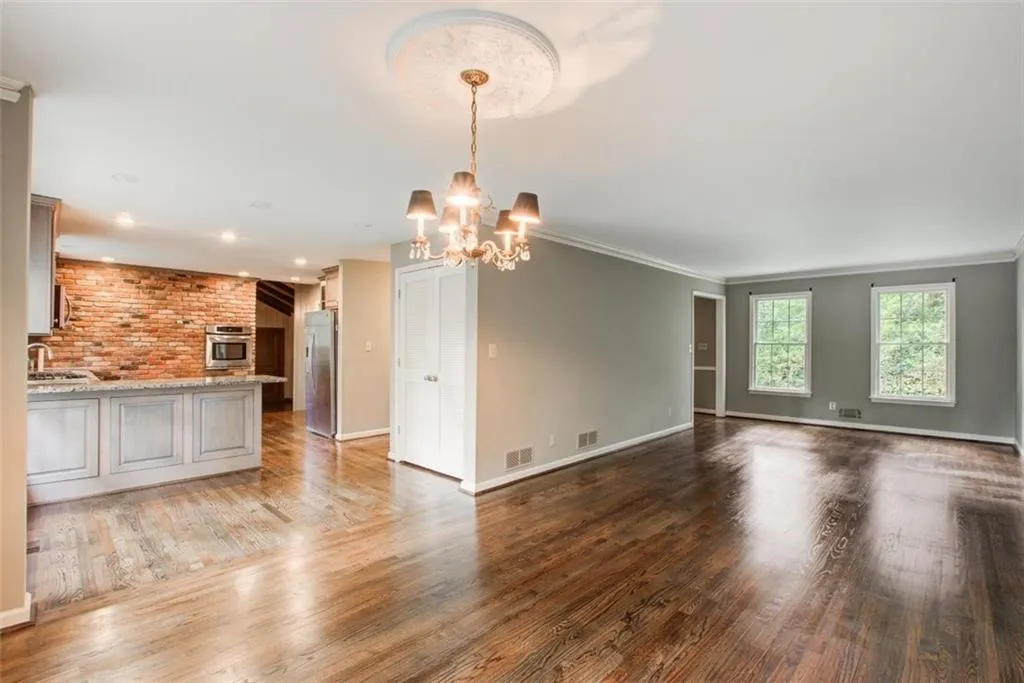 315 Thornwood Drive, Sandy Springs, Georgia 30328, 3 Bedrooms Bedrooms, ,2 BathroomsBathrooms,Residential,Sold,315 Thornwood Drive,7279365