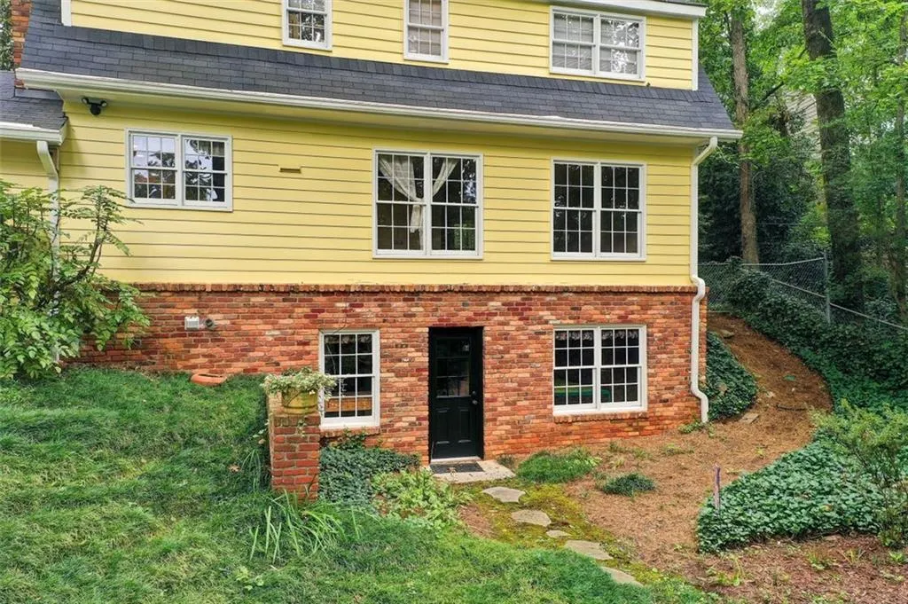315 Thornwood Drive, Sandy Springs, Georgia 30328, 3 Bedrooms Bedrooms, ,2 BathroomsBathrooms,Residential,Sold,315 Thornwood Drive,7279365
