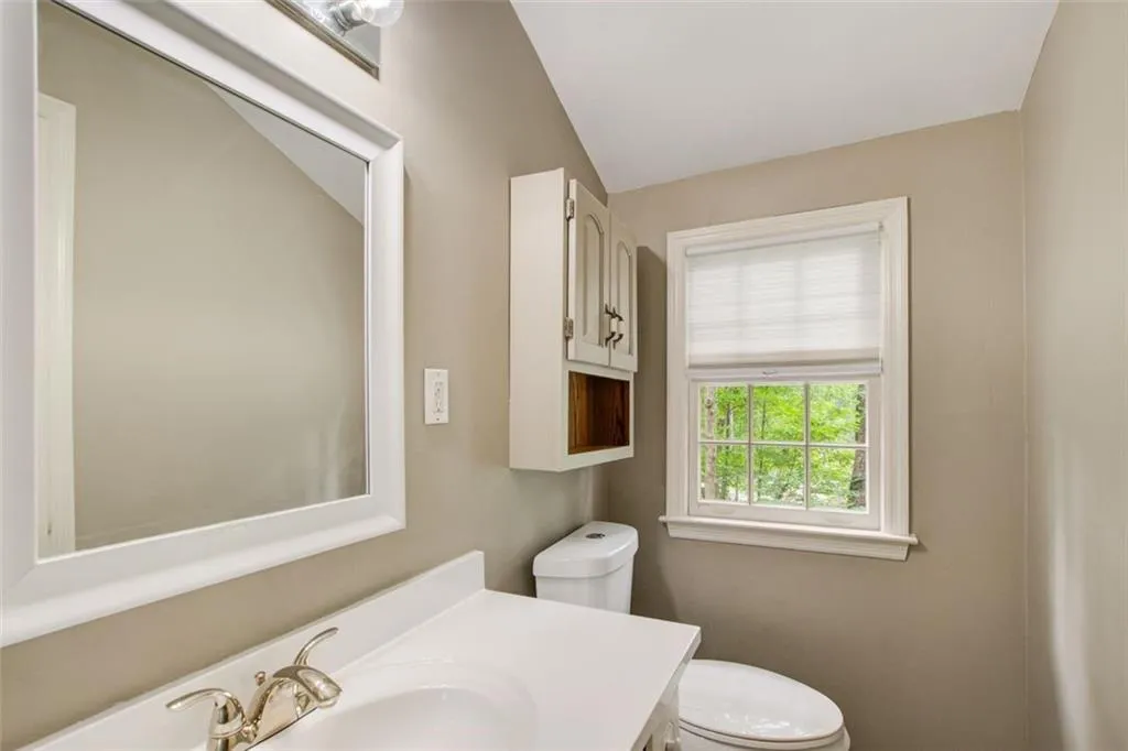 315 Thornwood Drive, Sandy Springs, Georgia 30328, 3 Bedrooms Bedrooms, ,2 BathroomsBathrooms,Residential,Sold,315 Thornwood Drive,7279365
