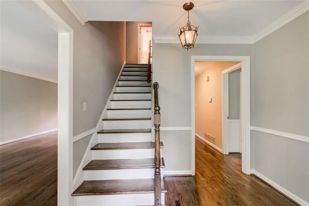 315 Thornwood Drive, Sandy Springs, Georgia 30328, 3 Bedrooms Bedrooms, ,2 BathroomsBathrooms,Residential,Sold,315 Thornwood Drive,7279365