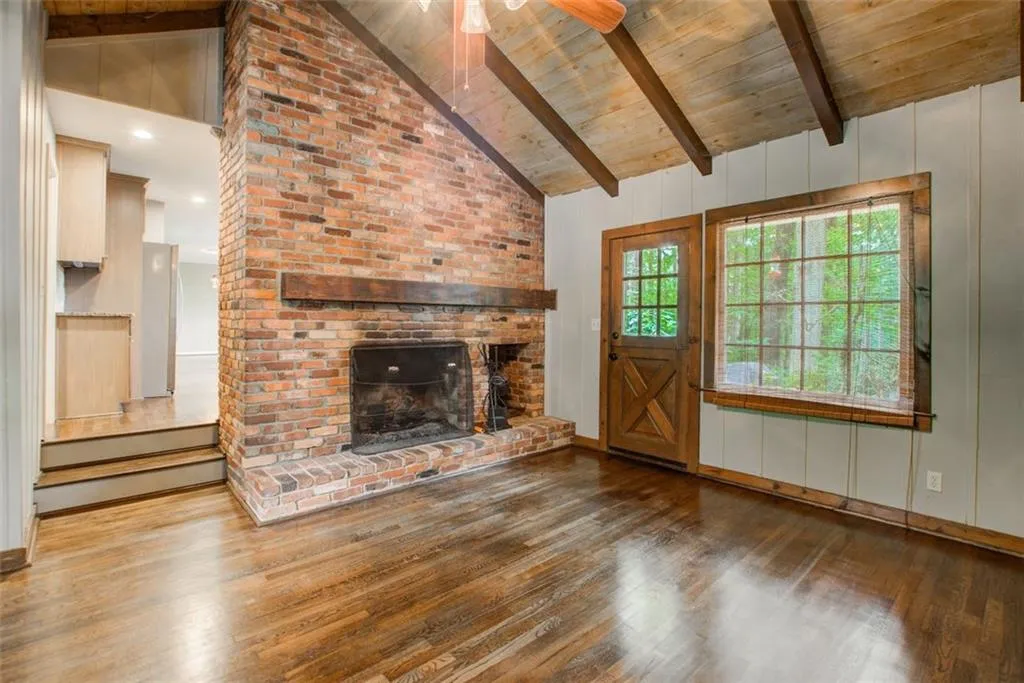 315 Thornwood Drive, Sandy Springs, Georgia 30328, 3 Bedrooms Bedrooms, ,2 BathroomsBathrooms,Residential,Sold,315 Thornwood Drive,7279365