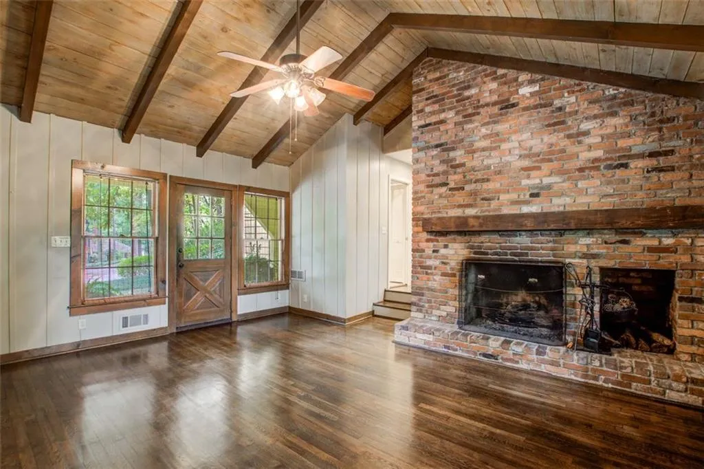 315 Thornwood Drive, Sandy Springs, Georgia 30328, 3 Bedrooms Bedrooms, ,2 BathroomsBathrooms,Residential,Sold,315 Thornwood Drive,7279365