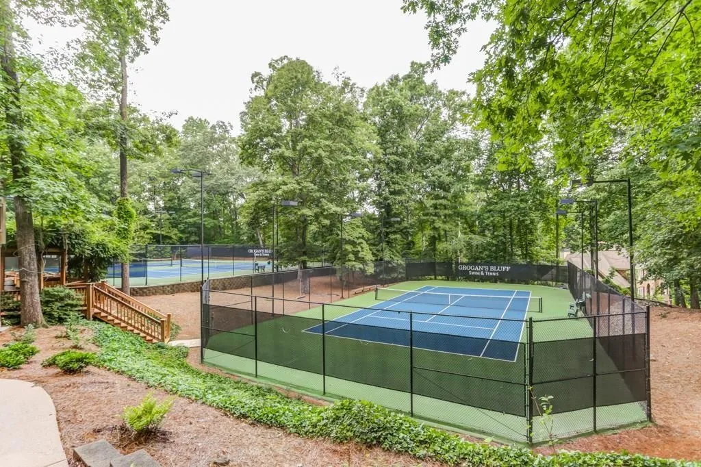 8250 Grogans Ferry Road, Atlanta, Georgia 30350, 5 Bedrooms Bedrooms, ,5 BathroomsBathrooms,Residential,Sold,8250 Grogans Ferry Road,6956589