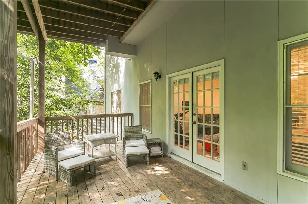 8250 Grogans Ferry Road, Atlanta, Georgia 30350, 5 Bedrooms Bedrooms, ,5 BathroomsBathrooms,Residential,Sold,8250 Grogans Ferry Road,6956589