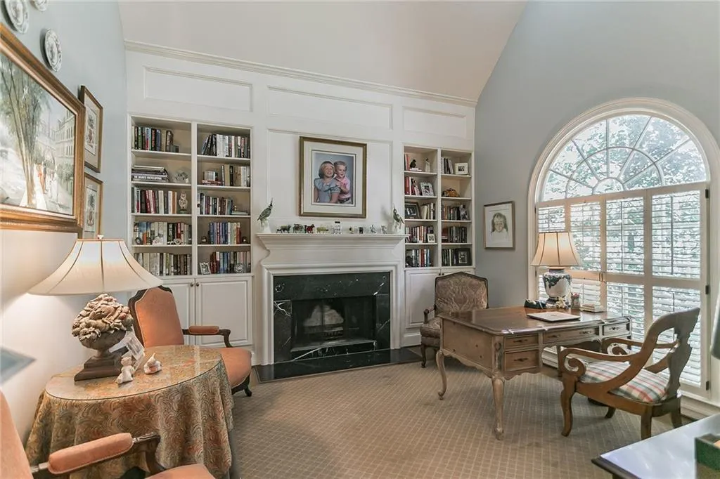 8250 Grogans Ferry Road, Atlanta, Georgia 30350, 5 Bedrooms Bedrooms, ,5 BathroomsBathrooms,Residential,Sold,8250 Grogans Ferry Road,6956589