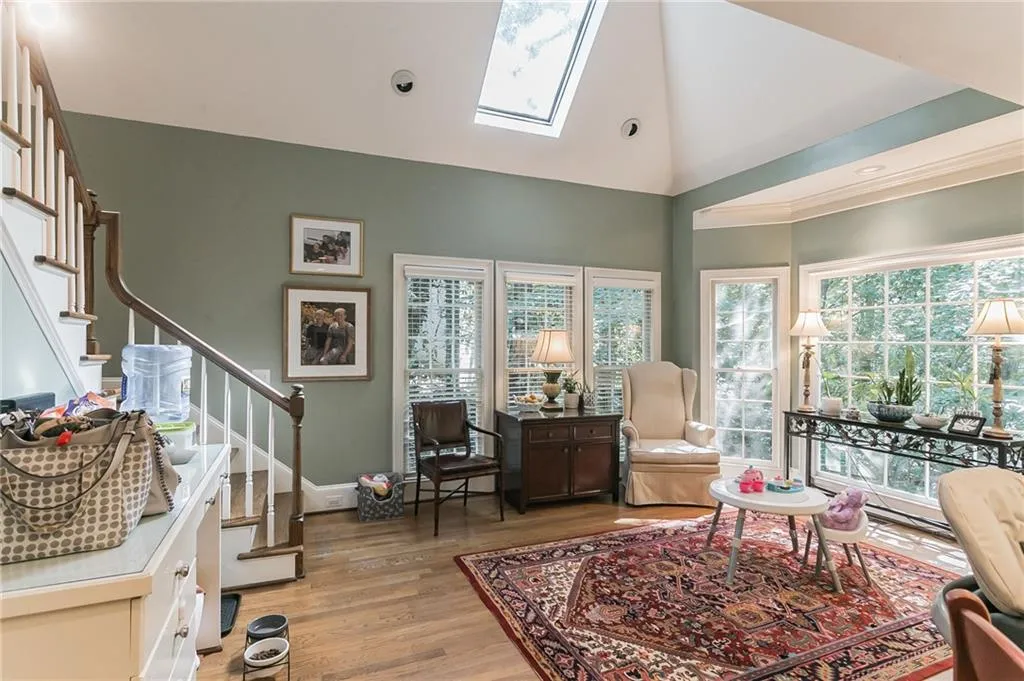 8250 Grogans Ferry Road, Atlanta, Georgia 30350, 5 Bedrooms Bedrooms, ,5 BathroomsBathrooms,Residential,Sold,8250 Grogans Ferry Road,6956589