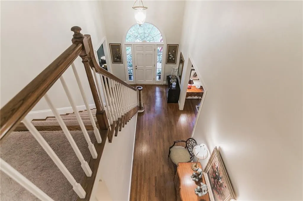 8250 Grogans Ferry Road, Atlanta, Georgia 30350, 5 Bedrooms Bedrooms, ,5 BathroomsBathrooms,Residential,Sold,8250 Grogans Ferry Road,6956589