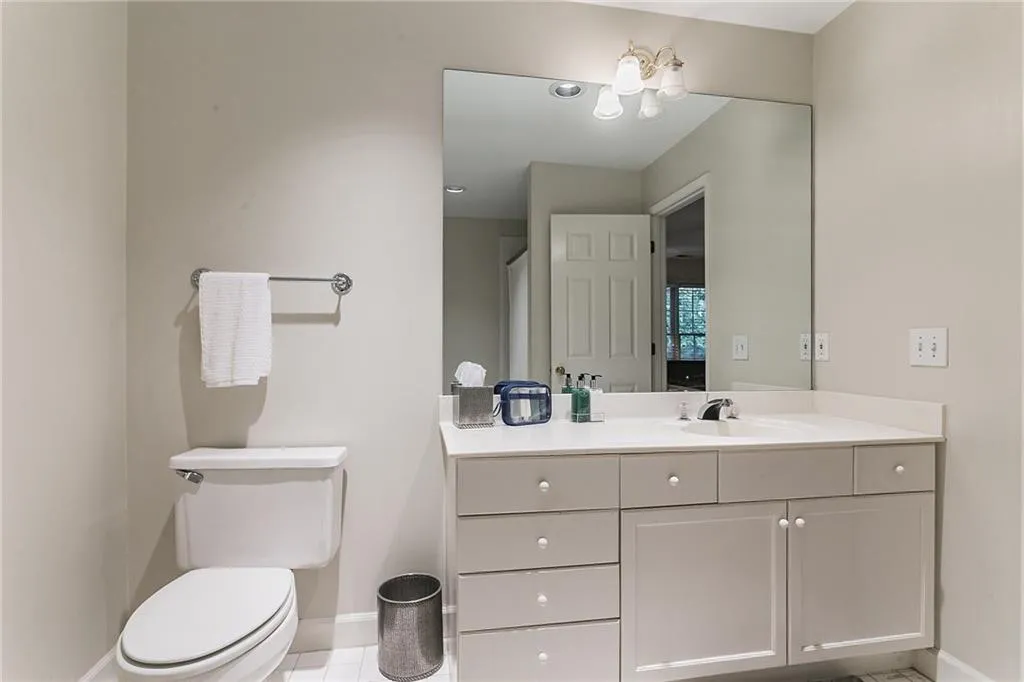 8250 Grogans Ferry Road, Atlanta, Georgia 30350, 5 Bedrooms Bedrooms, ,5 BathroomsBathrooms,Residential,Sold,8250 Grogans Ferry Road,6956589