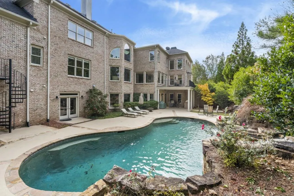 435 Verdi Lane, Sandy Springs, Georgia 30350, 8 Bedrooms Bedrooms, ,7 BathroomsBathrooms,Residential,Sold,435 Verdi Lane,6803972