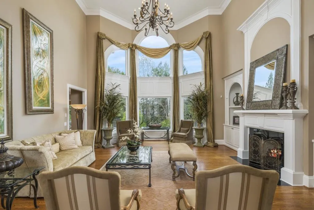 435 Verdi Lane, Sandy Springs, Georgia 30350, 8 Bedrooms Bedrooms, ,7 BathroomsBathrooms,Residential,Sold,435 Verdi Lane,6803972