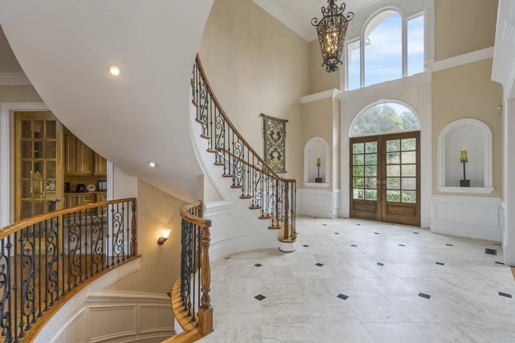 435 Verdi Lane, Sandy Springs, Georgia 30350, 8 Bedrooms Bedrooms, ,7 BathroomsBathrooms,Residential,Sold,435 Verdi Lane,6803972