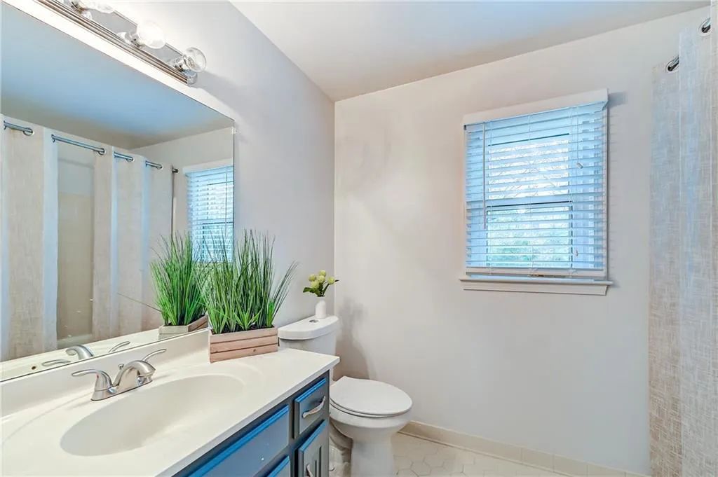 385 Spindle Court, Sandy Springs, Georgia 30350, 5 Bedrooms Bedrooms, ,4 BathroomsBathrooms,Residential,Sold,385 Spindle Court,7181436