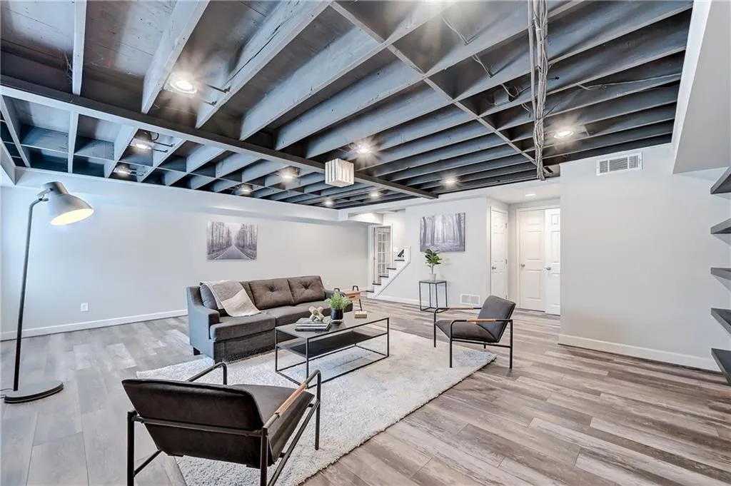 385 Spindle Court, Sandy Springs, Georgia 30350, 5 Bedrooms Bedrooms, ,4 BathroomsBathrooms,Residential,Sold,385 Spindle Court,7181436