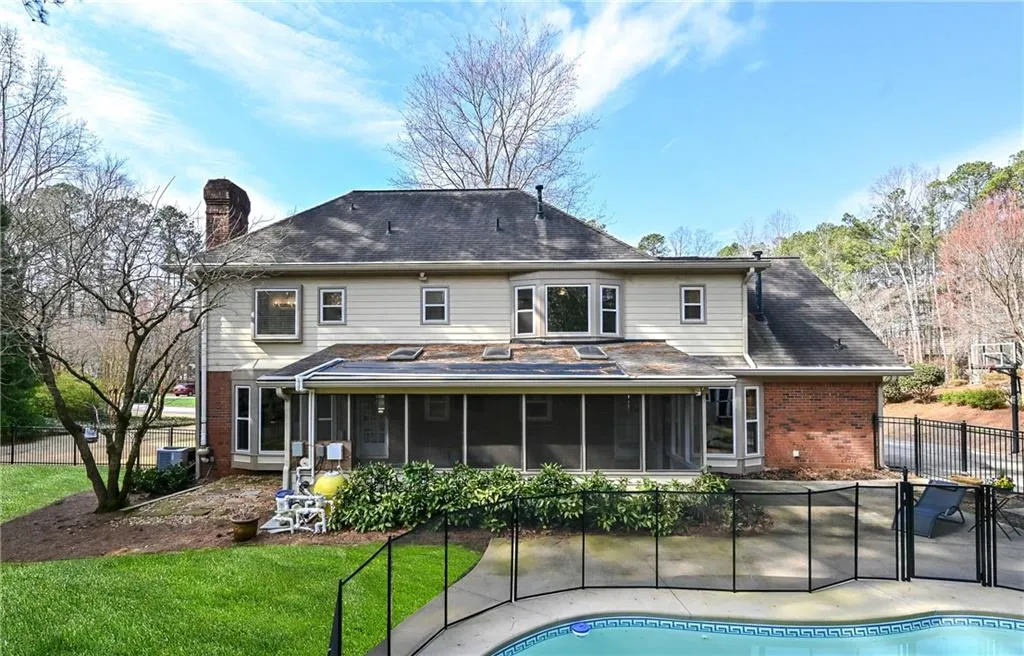 385 Spindle Court, Sandy Springs, Georgia 30350, 5 Bedrooms Bedrooms, ,4 BathroomsBathrooms,Residential,Sold,385 Spindle Court,7181436