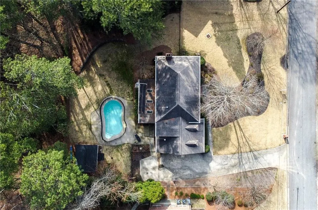 385 Spindle Court, Sandy Springs, Georgia 30350, 5 Bedrooms Bedrooms, ,4 BathroomsBathrooms,Residential,Sold,385 Spindle Court,7181436