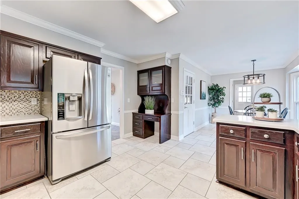 385 Spindle Court, Sandy Springs, Georgia 30350, 5 Bedrooms Bedrooms, ,4 BathroomsBathrooms,Residential,Sold,385 Spindle Court,7181436