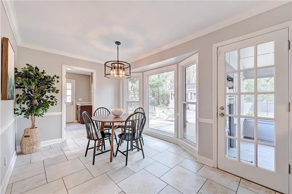 385 Spindle Court, Sandy Springs, Georgia 30350, 5 Bedrooms Bedrooms, ,4 BathroomsBathrooms,Residential,Sold,385 Spindle Court,7181436