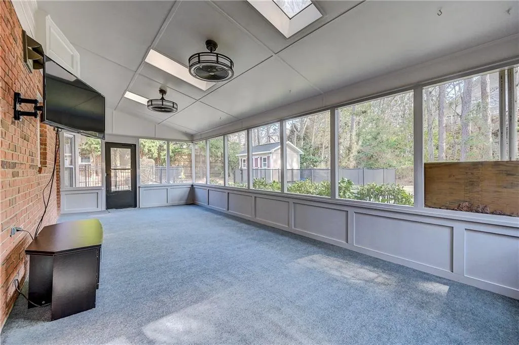 385 Spindle Court, Sandy Springs, Georgia 30350, 5 Bedrooms Bedrooms, ,4 BathroomsBathrooms,Residential,Sold,385 Spindle Court,7181436