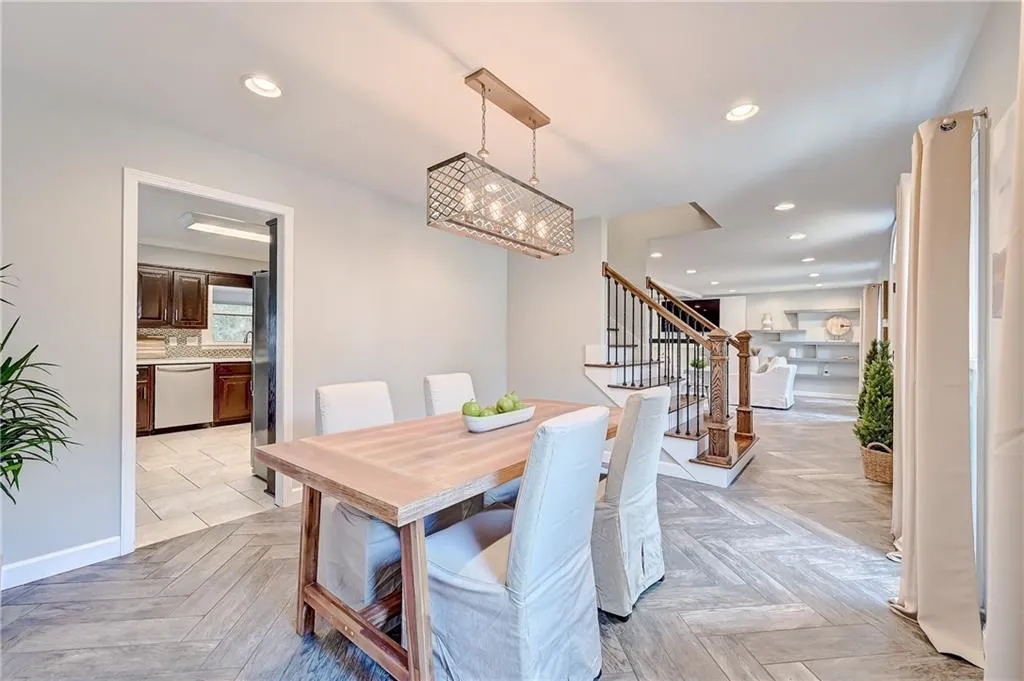 385 Spindle Court, Sandy Springs, Georgia 30350, 5 Bedrooms Bedrooms, ,4 BathroomsBathrooms,Residential,Sold,385 Spindle Court,7181436