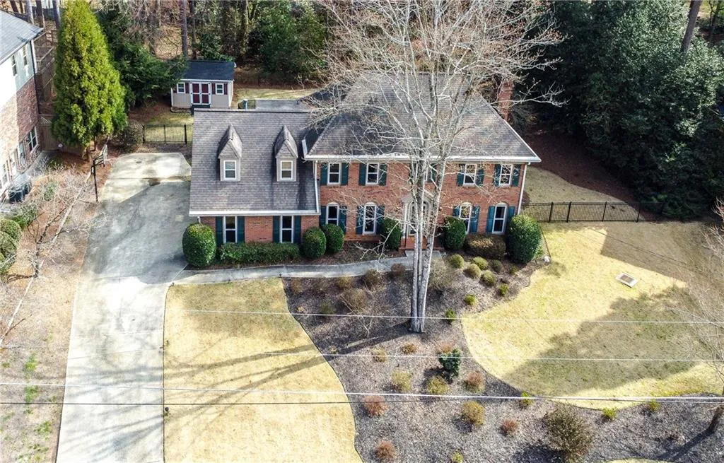 385 Spindle Court, Sandy Springs, Georgia 30350, 5 Bedrooms Bedrooms, ,4 BathroomsBathrooms,Residential,Sold,385 Spindle Court,7181436