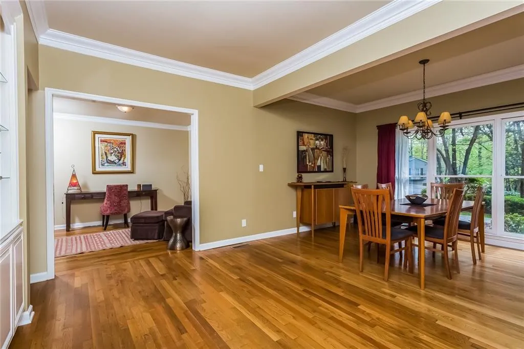340 Westerhall Court, Sandy Springs, Georgia 30328, 5 Bedrooms Bedrooms, ,3 BathroomsBathrooms,Residential,Sold,340 Westerhall Court,5674137