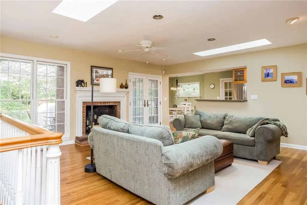 340 Westerhall Court, Sandy Springs, Georgia 30328, 5 Bedrooms Bedrooms, ,3 BathroomsBathrooms,Residential,Sold,340 Westerhall Court,5674137
