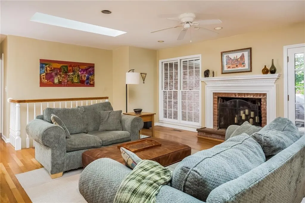 340 Westerhall Court, Sandy Springs, Georgia 30328, 5 Bedrooms Bedrooms, ,3 BathroomsBathrooms,Residential,Sold,340 Westerhall Court,5674137