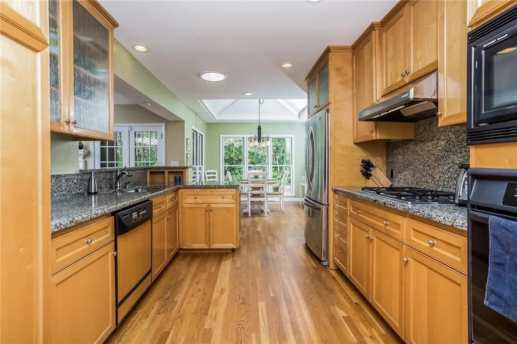 340 Westerhall Court, Sandy Springs, Georgia 30328, 5 Bedrooms Bedrooms, ,3 BathroomsBathrooms,Residential,Sold,340 Westerhall Court,5674137