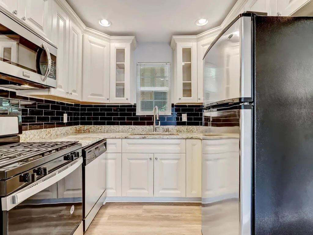 5647 Kingsport Drive, Atlanta, Georgia 30342, 2 Bedrooms Bedrooms, ,1 BathroomBathrooms,Residential,Sold,5647 Kingsport Drive,7074515