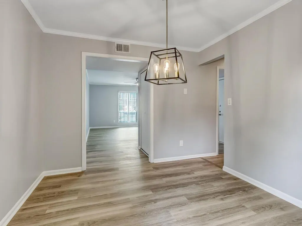 5647 Kingsport Drive, Atlanta, Georgia 30342, 2 Bedrooms Bedrooms, ,1 BathroomBathrooms,Residential,Sold,5647 Kingsport Drive,7074515