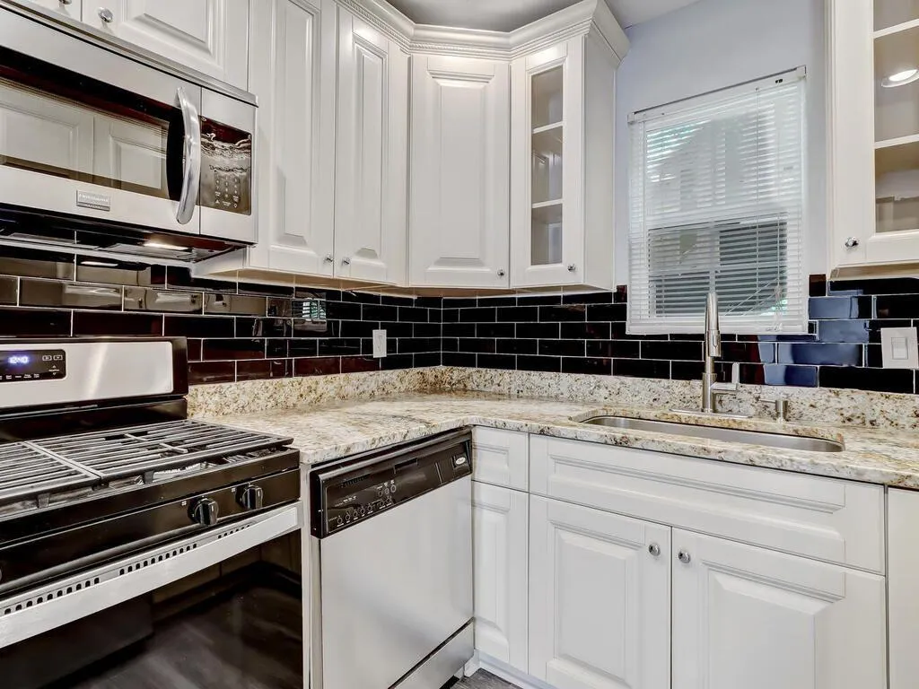 5647 Kingsport Drive, Atlanta, Georgia 30342, 2 Bedrooms Bedrooms, ,1 BathroomBathrooms,Residential,Sold,5647 Kingsport Drive,7074515