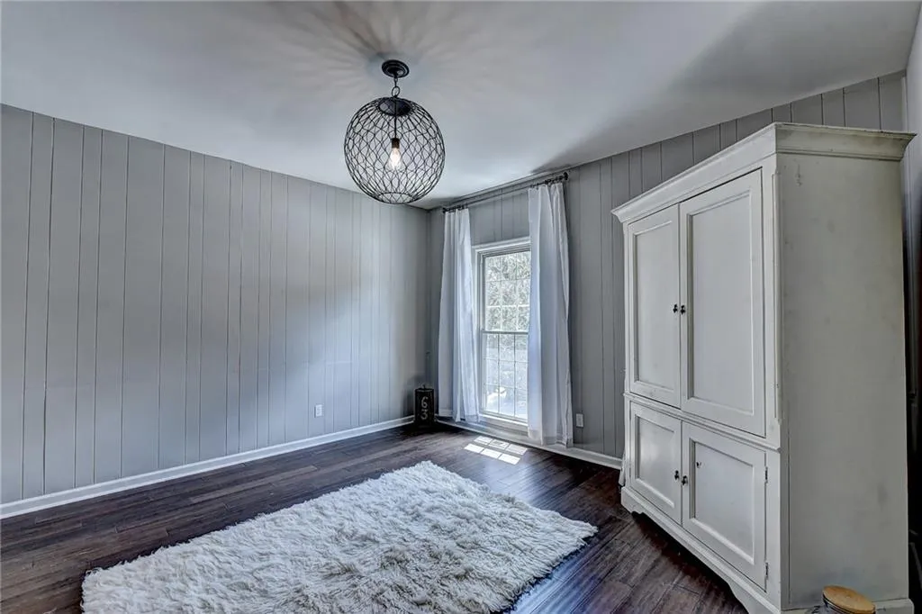 804 Brandywine Circle, Sandy Springs, Georgia 30350, 3 Bedrooms Bedrooms, ,2 BathroomsBathrooms,Residential,Sold,804 Brandywine Circle,6606351