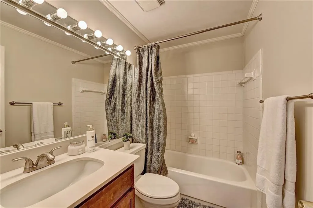 804 Brandywine Circle, Sandy Springs, Georgia 30350, 3 Bedrooms Bedrooms, ,2 BathroomsBathrooms,Residential,Sold,804 Brandywine Circle,6606351