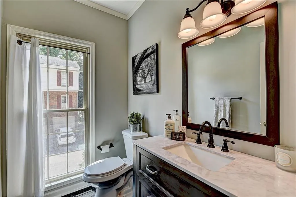 804 Brandywine Circle, Sandy Springs, Georgia 30350, 3 Bedrooms Bedrooms, ,2 BathroomsBathrooms,Residential,Sold,804 Brandywine Circle,6606351