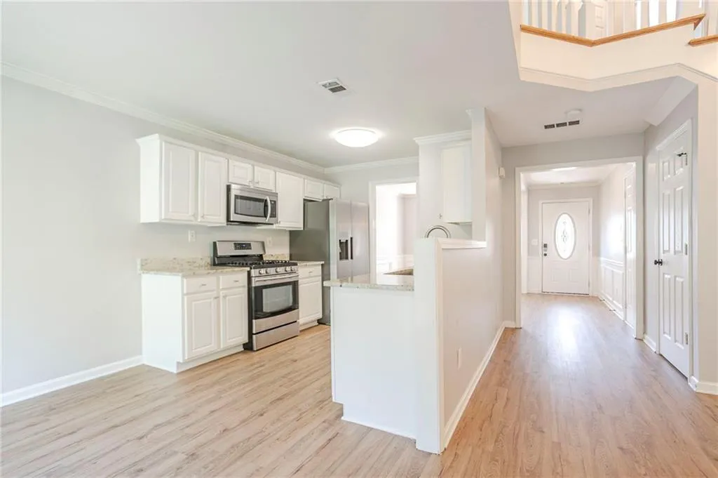 2576 Alvecot Circle Se, Atlanta, Georgia 30339, 3 Bedrooms Bedrooms, ,2 BathroomsBathrooms,Residential,For Sale,2576 Alvecot Circle Se,7621649
