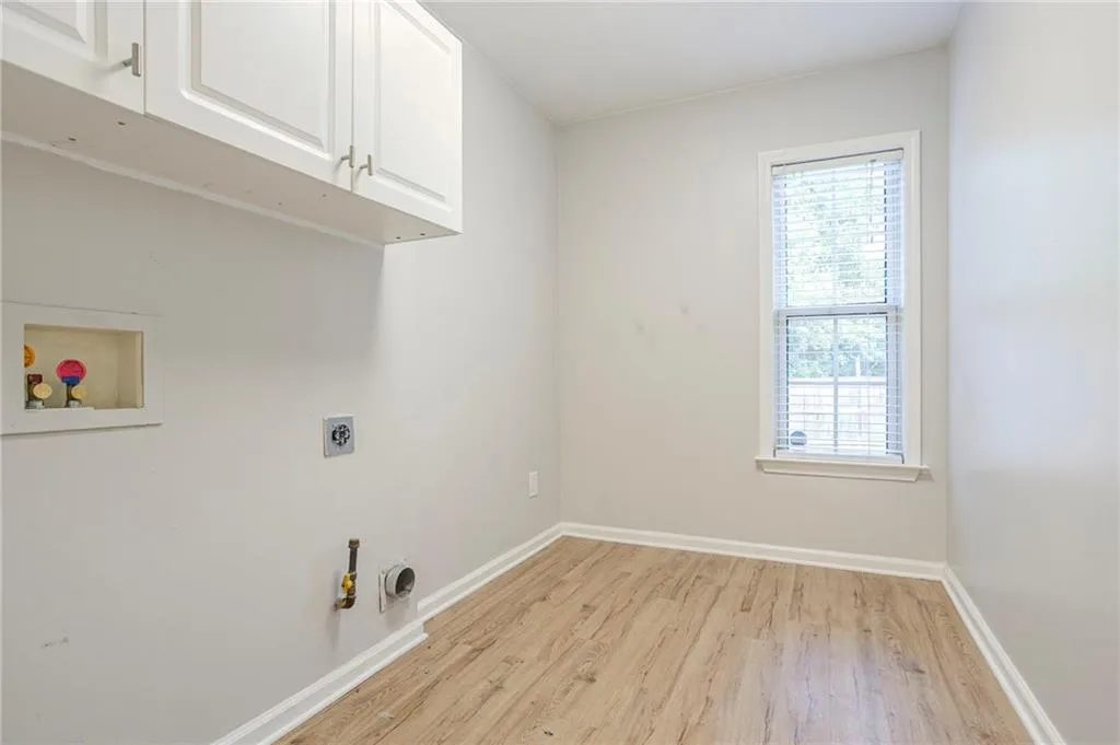 2576 Alvecot Circle Se, Atlanta, Georgia 30339, 3 Bedrooms Bedrooms, ,2 BathroomsBathrooms,Residential,For Sale,2576 Alvecot Circle Se,7621649
