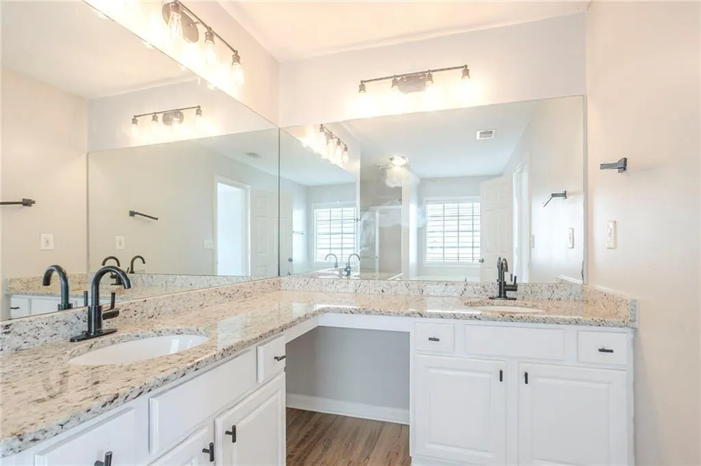 2576 Alvecot Circle Se, Atlanta, Georgia 30339, 3 Bedrooms Bedrooms, ,2 BathroomsBathrooms,Residential,For Sale,2576 Alvecot Circle Se,7621649