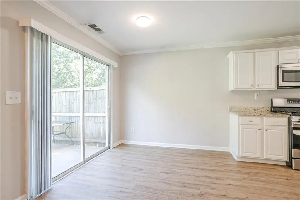 2576 Alvecot Circle Se, Atlanta, Georgia 30339, 3 Bedrooms Bedrooms, ,2 BathroomsBathrooms,Residential,For Sale,2576 Alvecot Circle Se,7621649