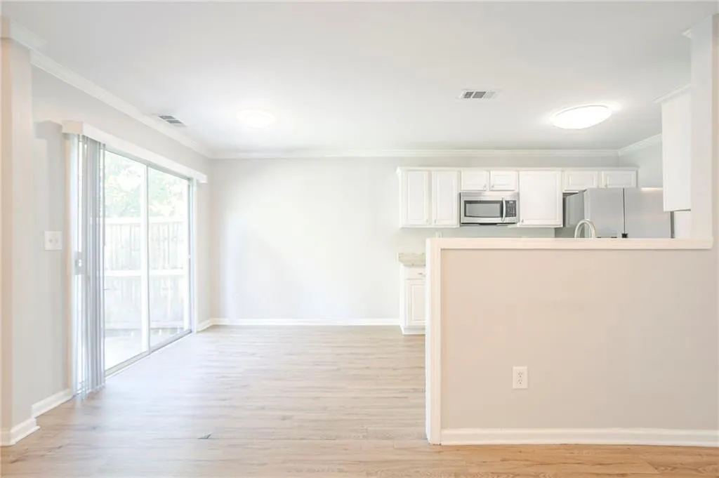 2576 Alvecot Circle Se, Atlanta, Georgia 30339, 3 Bedrooms Bedrooms, ,2 BathroomsBathrooms,Residential,For Sale,2576 Alvecot Circle Se,7621649