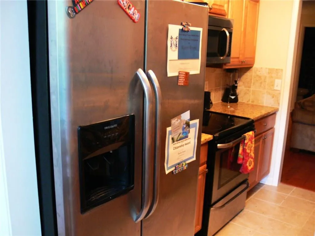 9400 Roberts Drive Unit 5h, Atlanta, Georgia 30350, 2 Bedrooms Bedrooms, ,2 BathroomsBathrooms,Residential,Sold,9400 Roberts Drive Unit 5h,5884873