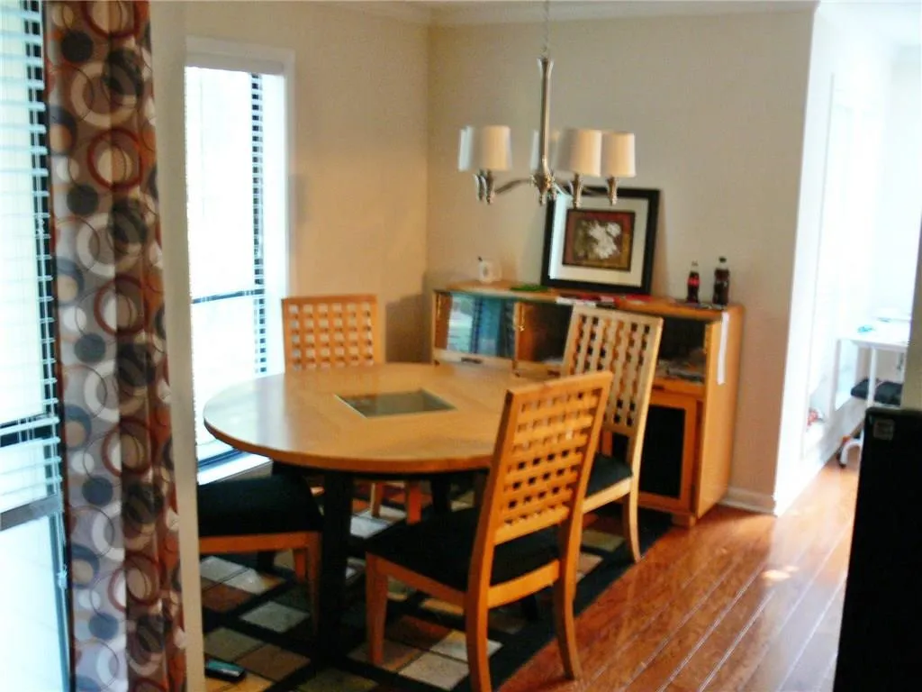 9400 Roberts Drive Unit 5h, Atlanta, Georgia 30350, 2 Bedrooms Bedrooms, ,2 BathroomsBathrooms,Residential,Sold,9400 Roberts Drive Unit 5h,5884873