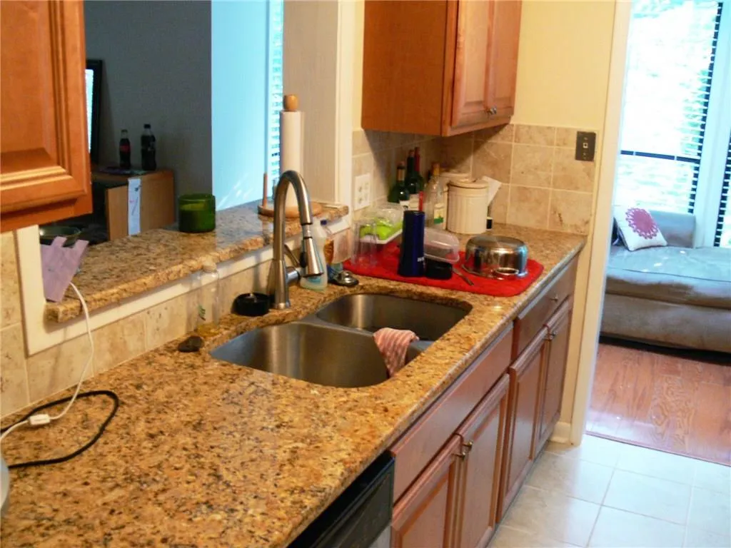 9400 Roberts Drive Unit 5h, Atlanta, Georgia 30350, 2 Bedrooms Bedrooms, ,2 BathroomsBathrooms,Residential,Sold,9400 Roberts Drive Unit 5h,5884873