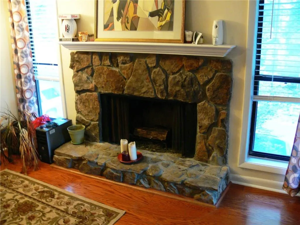 9400 Roberts Drive Unit 5h, Atlanta, Georgia 30350, 2 Bedrooms Bedrooms, ,2 BathroomsBathrooms,Residential,Sold,9400 Roberts Drive Unit 5h,5884873