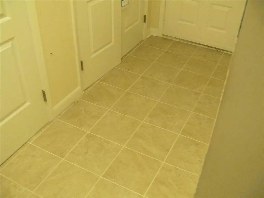 9400 Roberts Drive Unit 5h, Atlanta, Georgia 30350, 2 Bedrooms Bedrooms, ,2 BathroomsBathrooms,Residential,Sold,9400 Roberts Drive Unit 5h,5884873