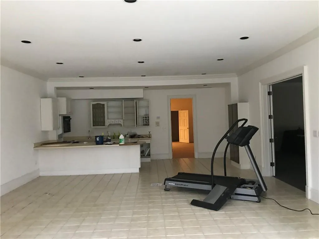 305 Wilderlake Court, Sandy Springs, Georgia 30328, 8 Bedrooms Bedrooms, ,6 BathroomsBathrooms,Residential,Sold,305 Wilderlake Court,6673773